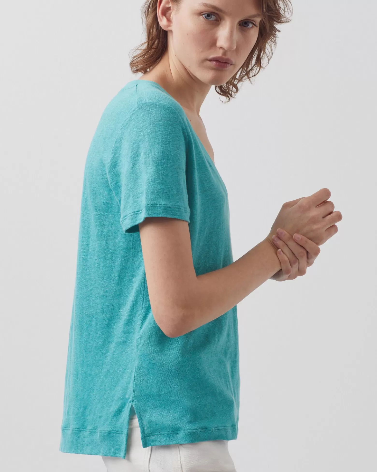 Tops | Comptoir des Cotonniers Sarah - T-Shirt Col V En Lin 0611 Pagoda Blue Blue